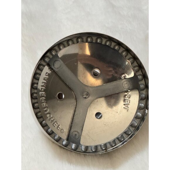 The Pampered Chef® Stainless Cut n Seal Biscuit Pastry Cutter Crimper - Picture 3 of 3